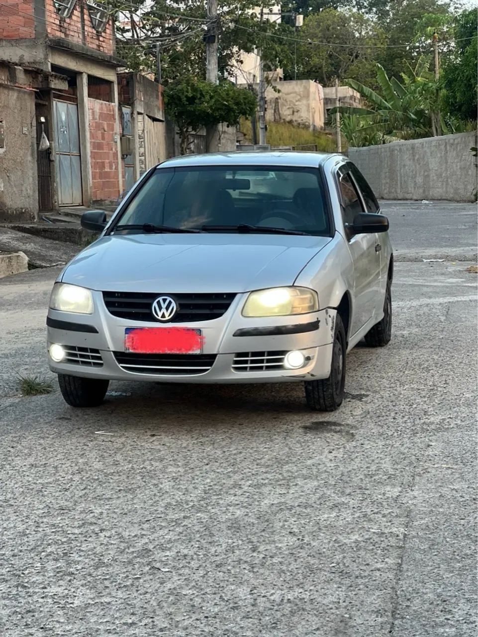 Gol novo muito bom não dá problema carro não tem um vazamento de óleo tudo novo