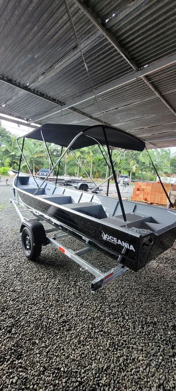 Barco 5 metros com motor 15hp super com carretinha
