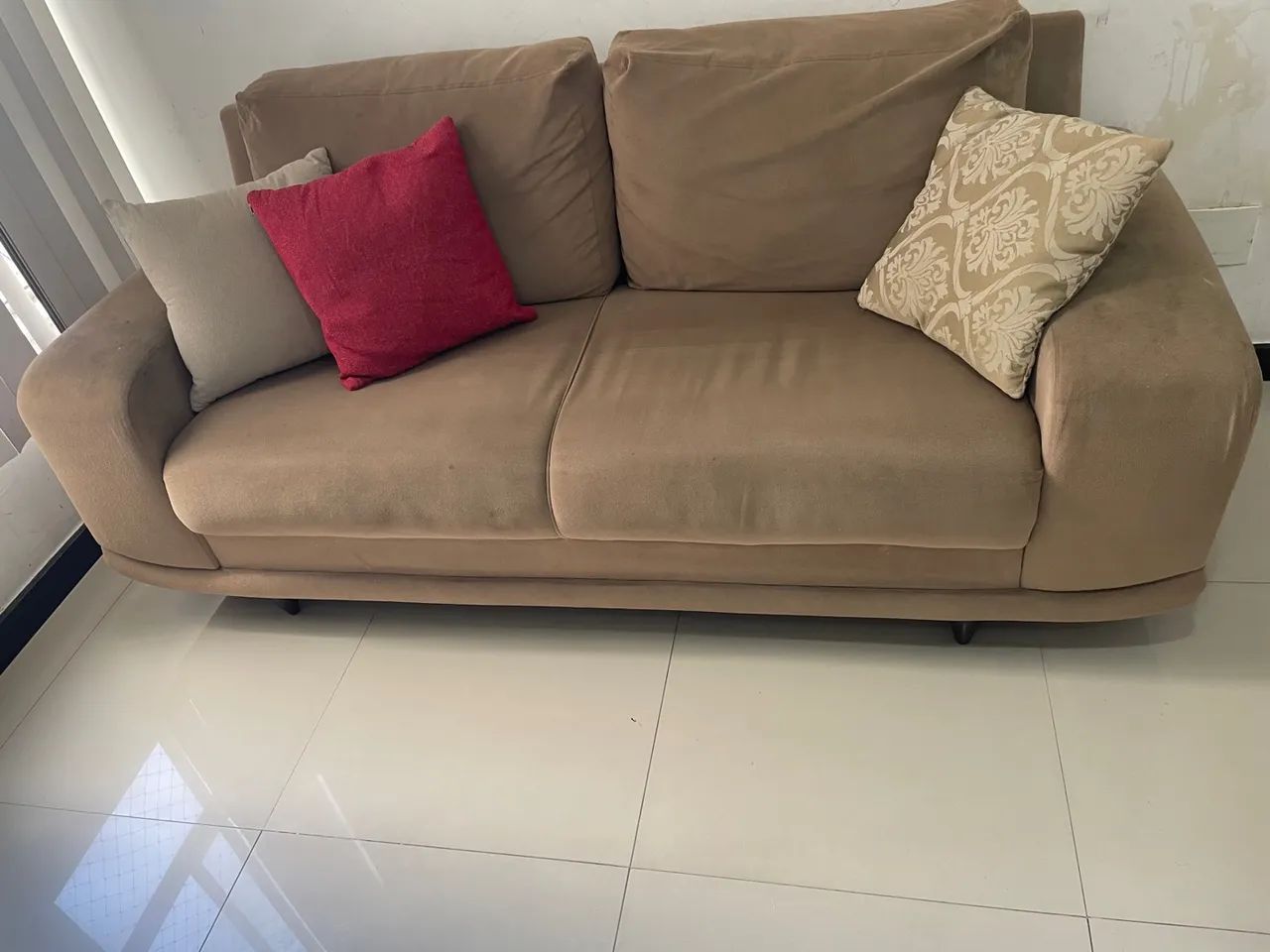 Vendo um  sofá 3 lugares 