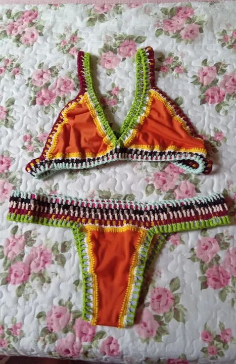 Biquíni lycra com crochê tamanho G 