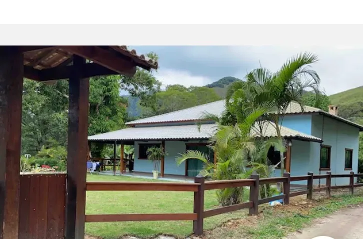 Casa no sana a beira Rio