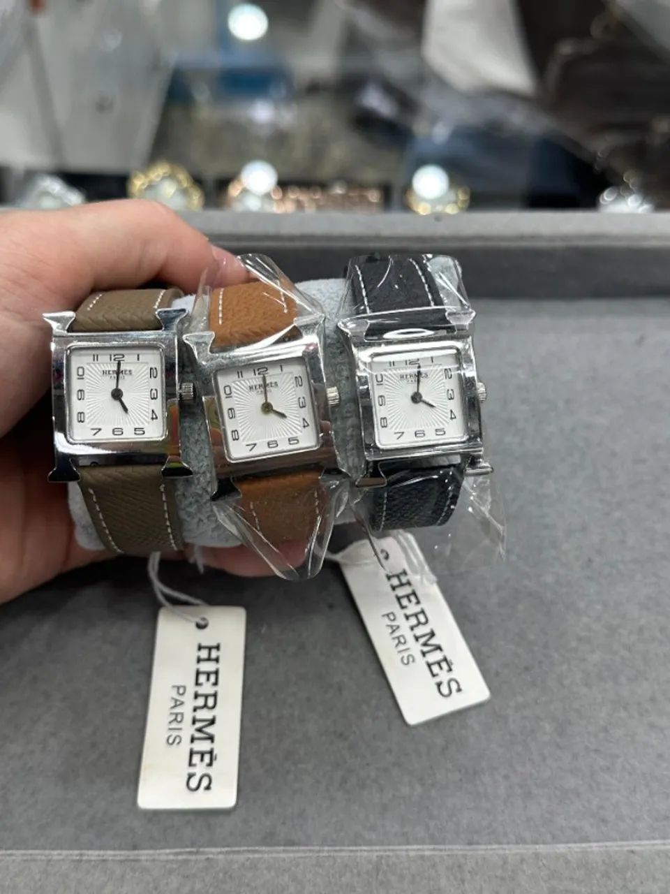 HERMES L'ETRIER PERCHOIR 大皿 34cm 小鳥柄 Relógio Heure Hermes H 34 mm - Acessórios - Higienópolis, São