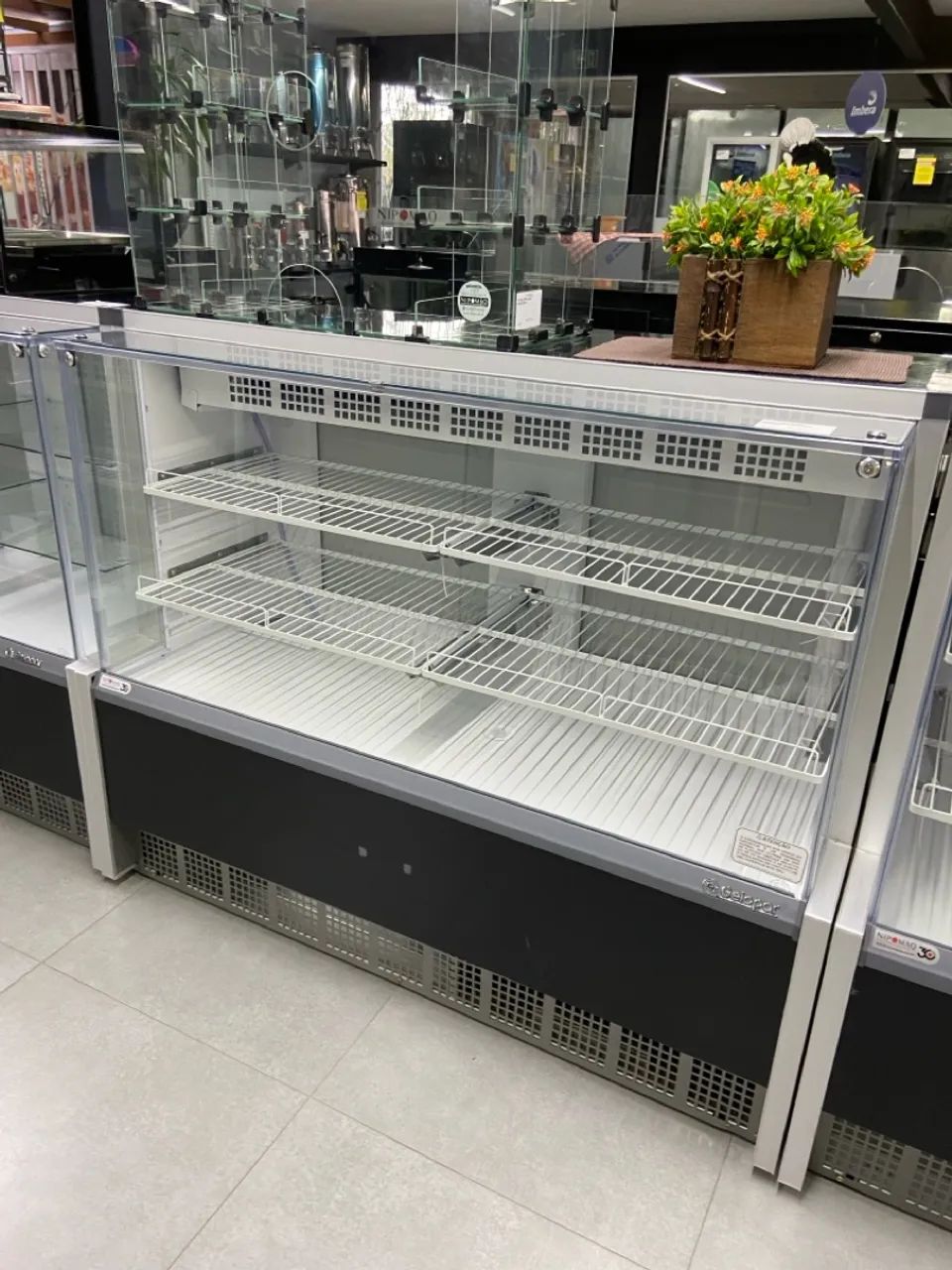 GPEA-140R PR VITRINE REFRIGERADA CONFEITARIA AURORA - GELOPAR - Foto 4