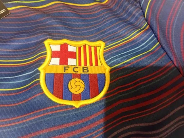Linda camisa do Barcelona de treino 2025/26tamanho M