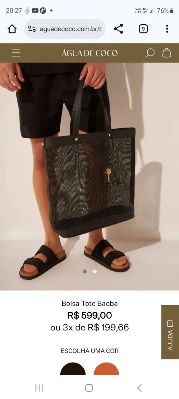 Bolsa  tote baoba preta com detalhe dourado e couro . - Foto 5