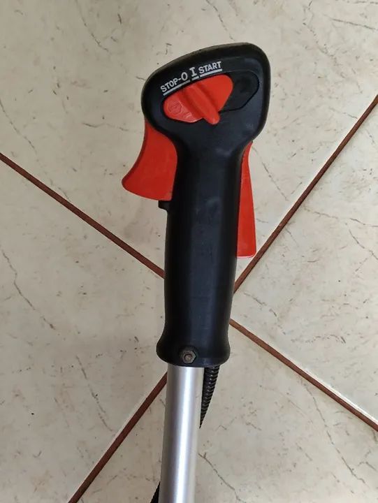 Roçadeira Stihl FS80 Original com acessórios  - Foto 5