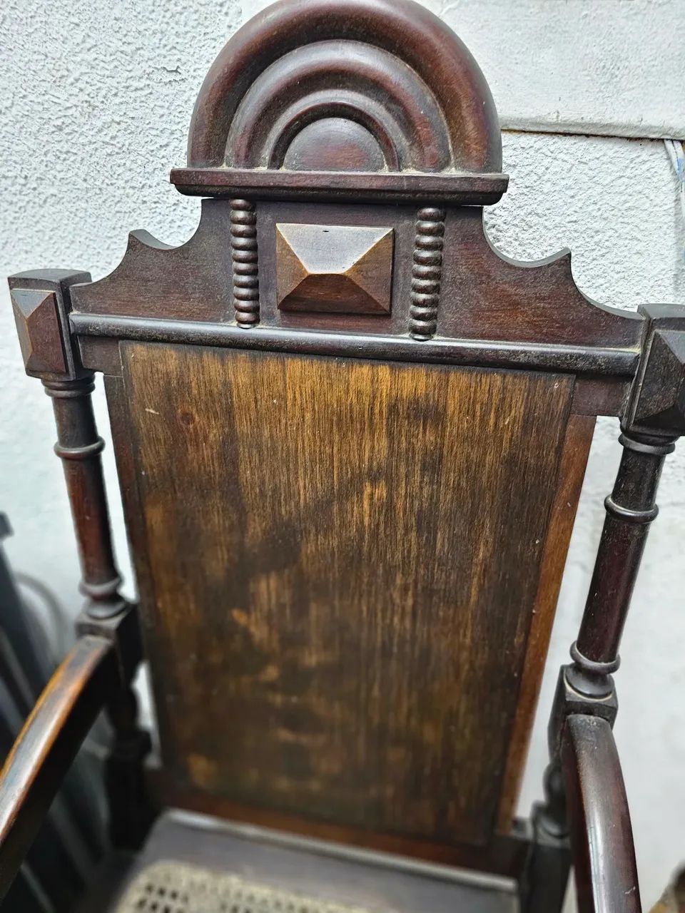 Cadeira de Madeira Maciça Antiga  - Foto 3