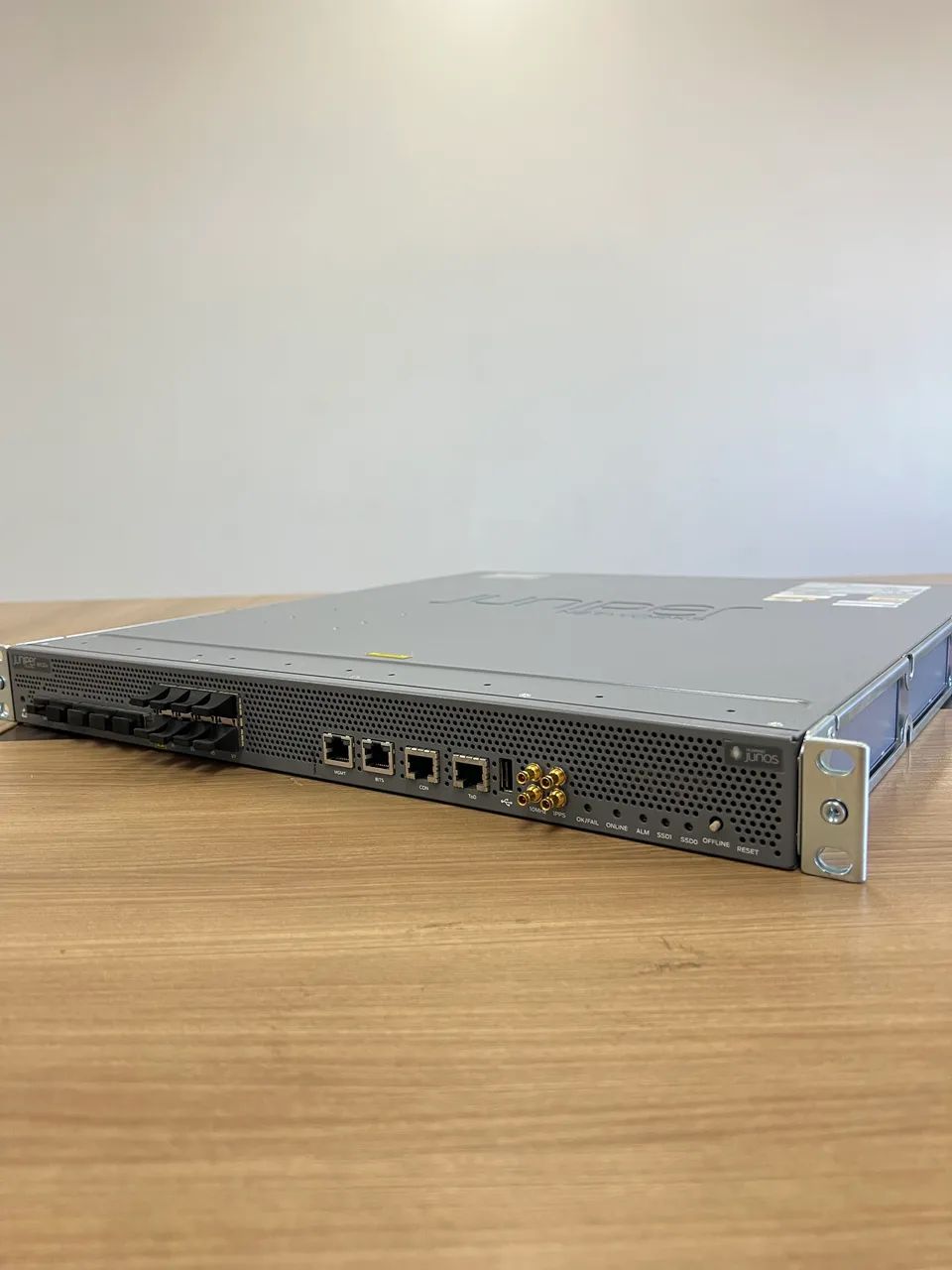 Roteador de Borda Juniper MX204 DC - Foto 2