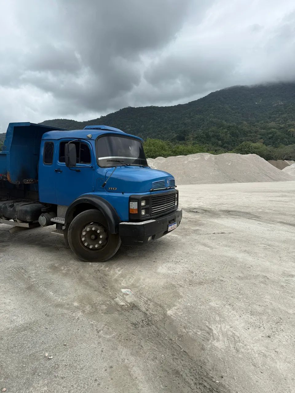 Caminhão caçamba basculante  - Foto 2