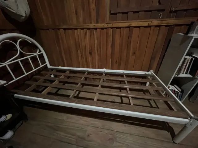 base de cama de ferro à venda