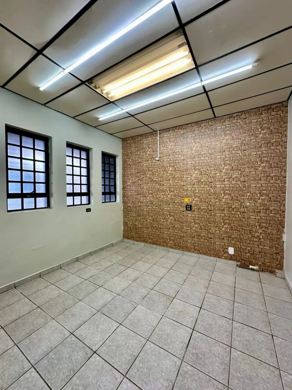 LINDO IMÓVEL COMERCIAL EM EXCELENTE LOCALIZAÇÃO - Foto 5