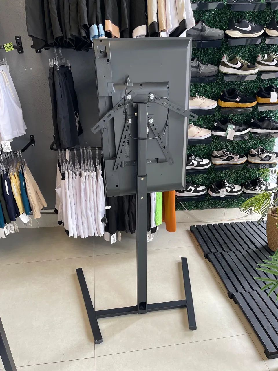 Totem para divulgação 32 polegadas  - Foto 2