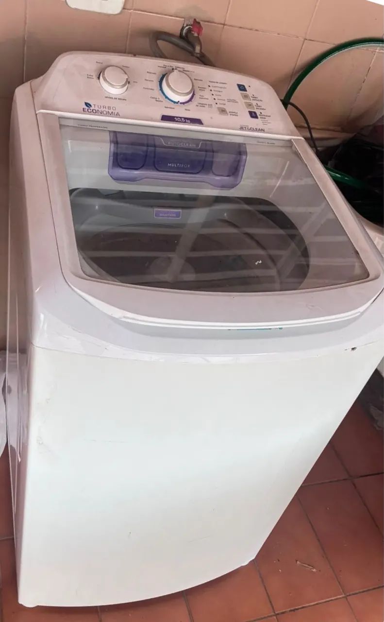 MÁQUINA DE LAVA ELECTROLUX