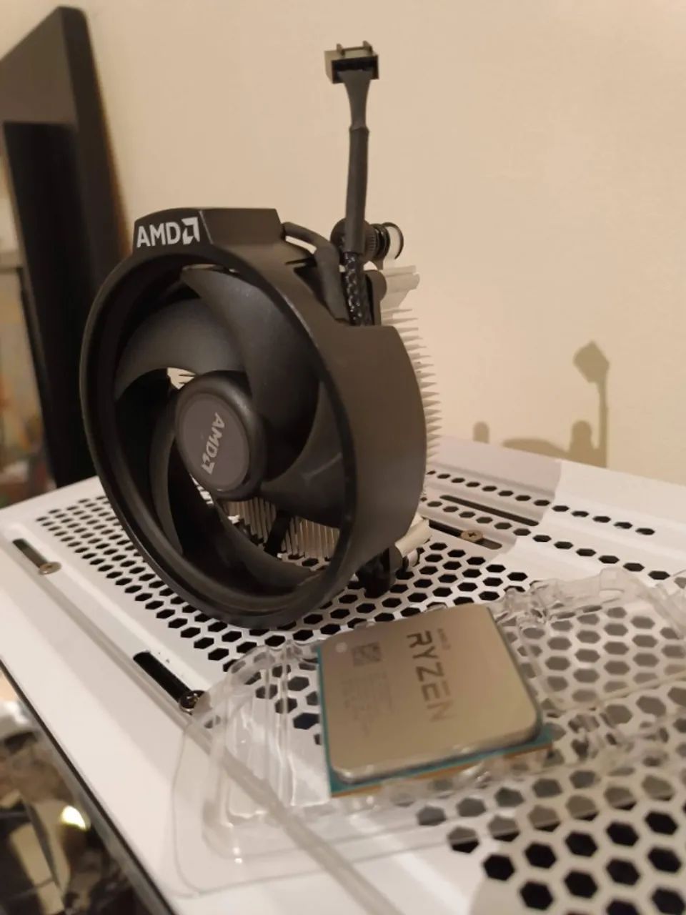 Ryzen 5 3600 com cooler original Impecável - Foto 3