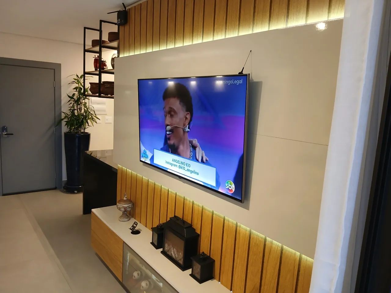 Painel de Sala TV com led e expositor com Reflecta  - Foto 2