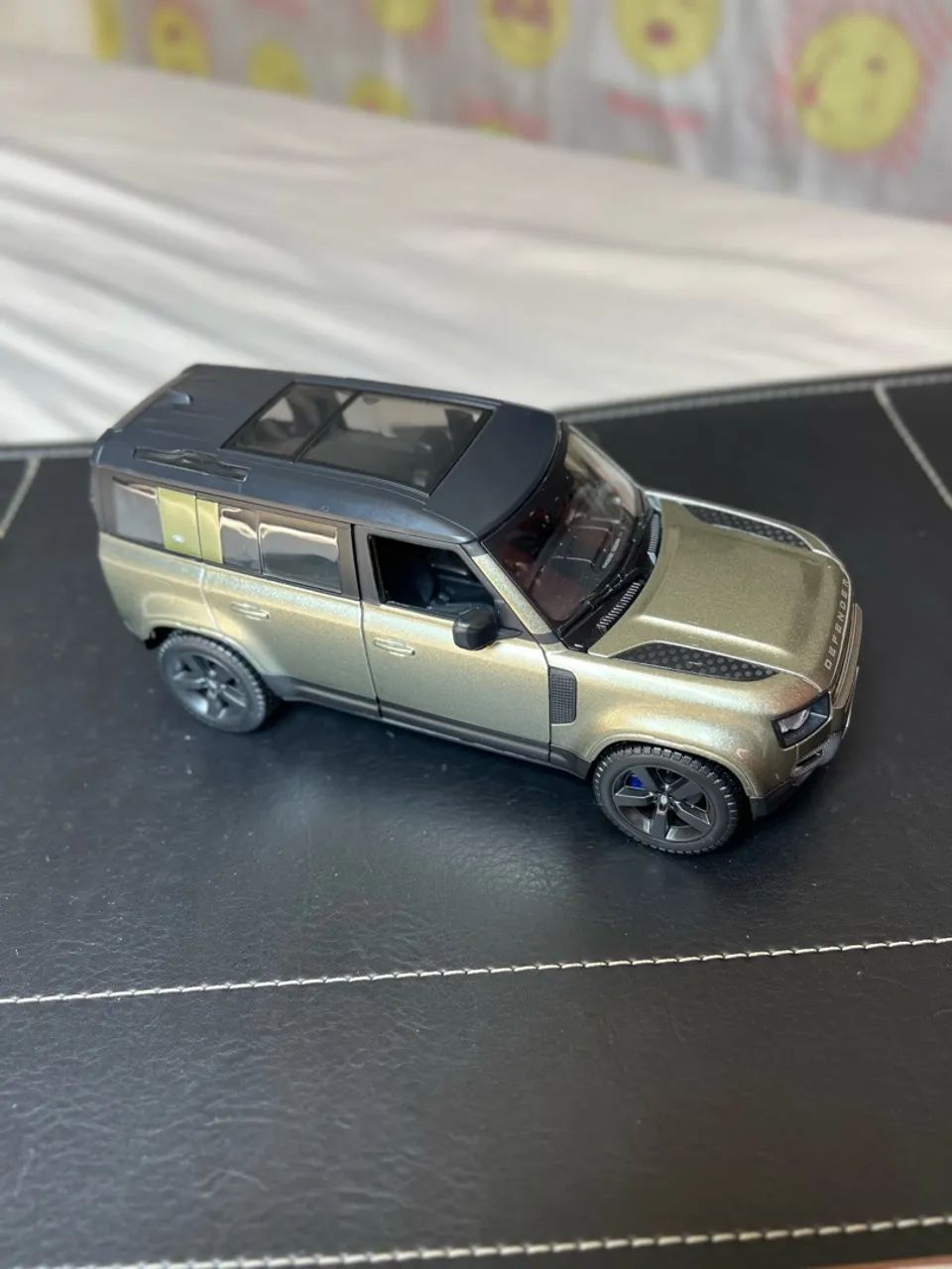 Miniatura defender 1/24 burago