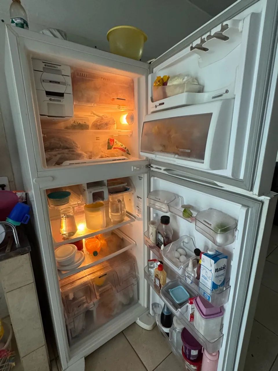 Vende-se geladeira 