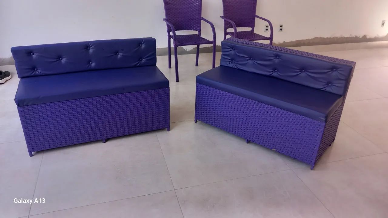  2 JOGOS DE SOFAS COM MESA - Foto 5