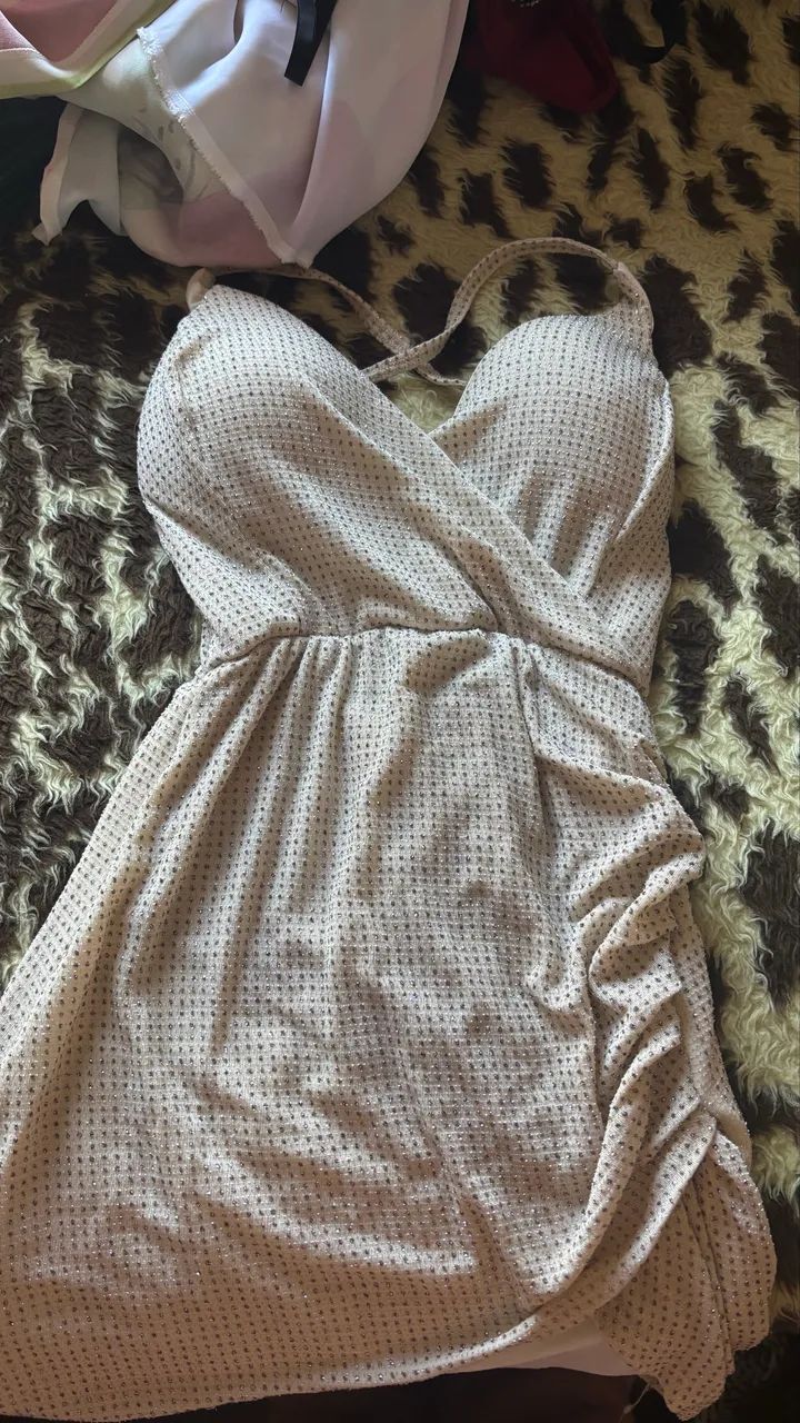 Vestido nude de brilho 