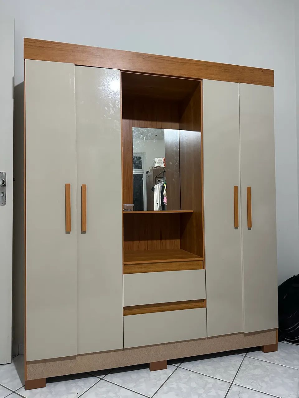 GUARDA ROUPA 