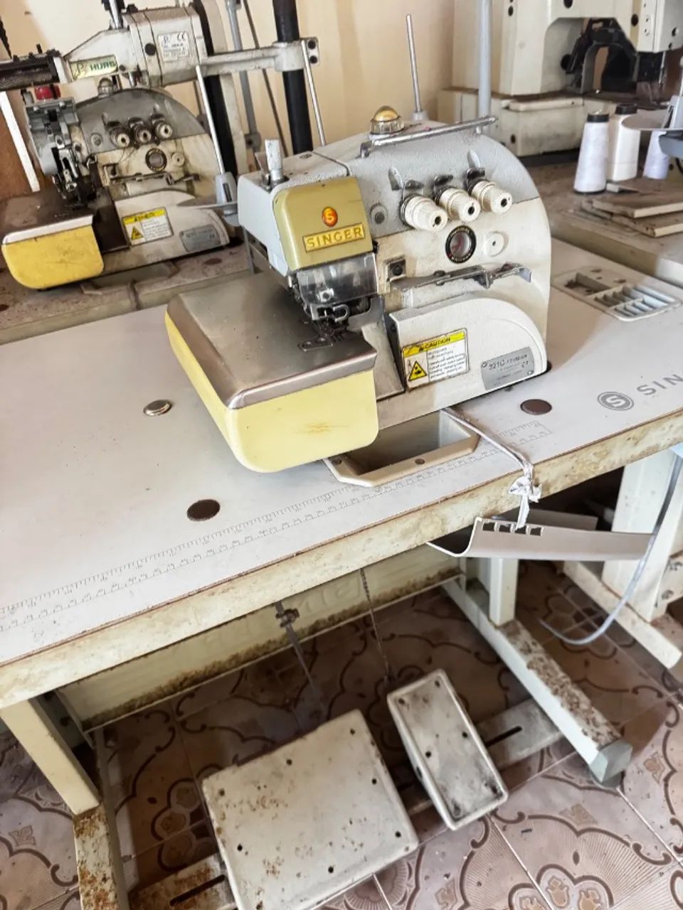 Máquina industrial de costura  - Foto 4