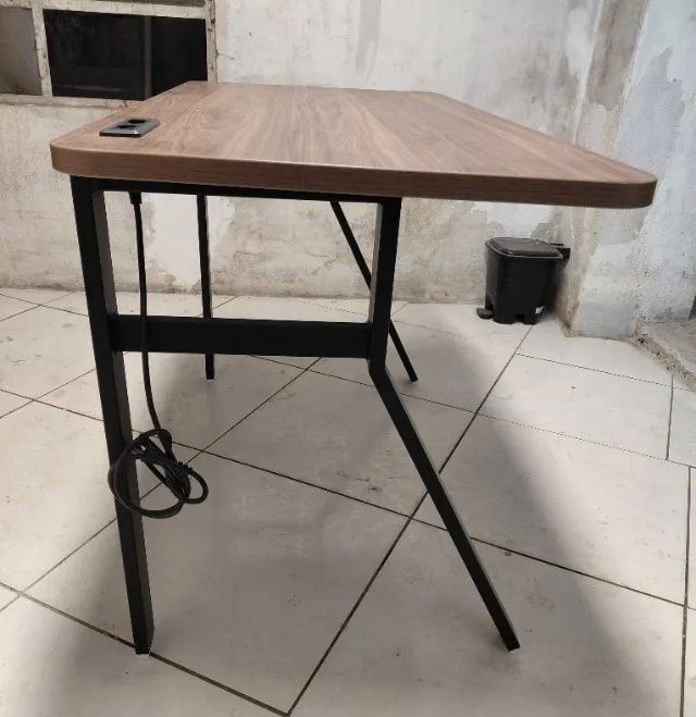 Mesa de escritório com pouco uso - Foto 3