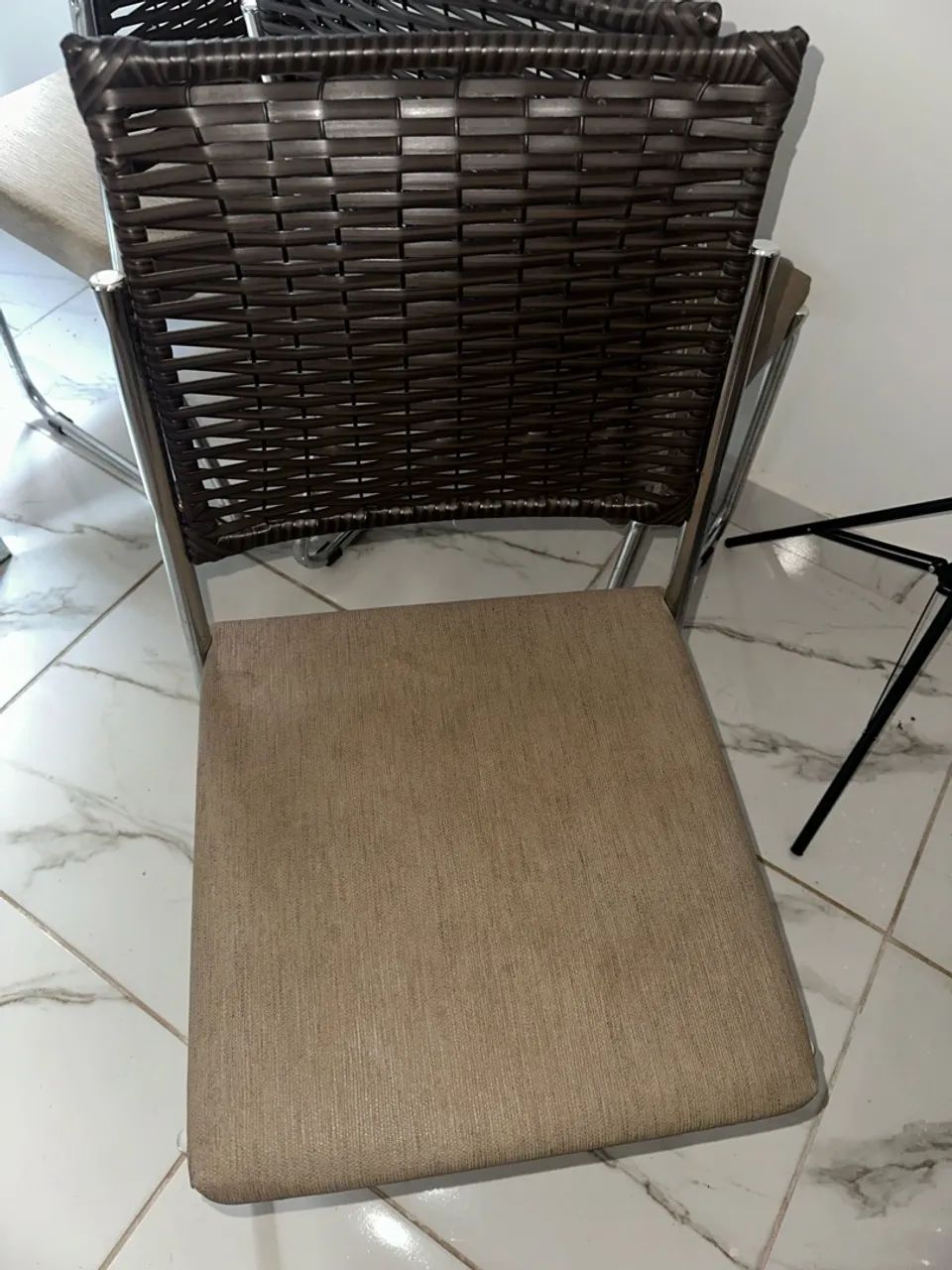 Mesa de jantar com tampo de vidro  - Foto 5