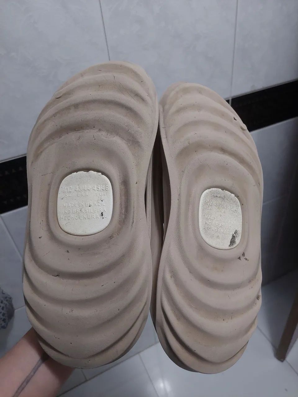 Chinelo replica Kanye west - Foto 4