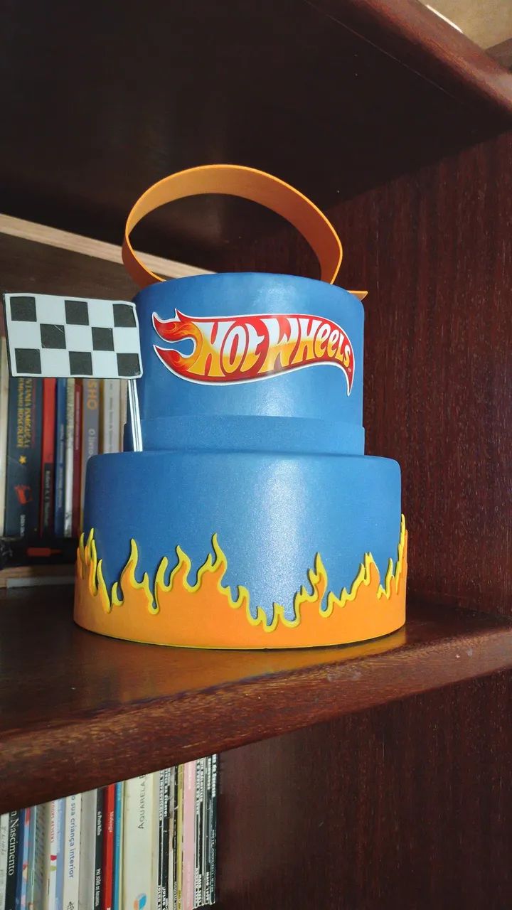 Bolo fake hot wheels 