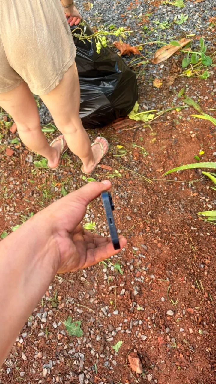 Vende-se iPhone 14 normal - Foto 5