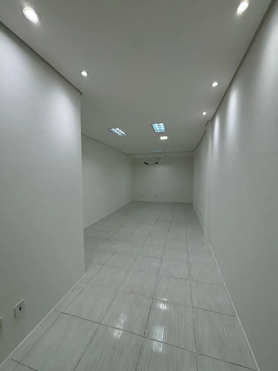 Sala para alugar no Center Treze, bairro 13 de Julho - Foto 4