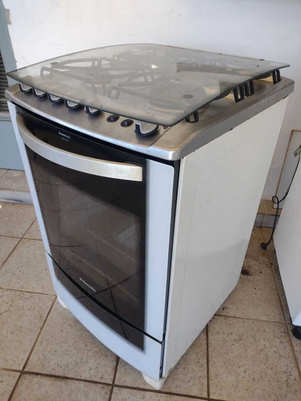 FOGÃO ELECTROLUX COM TRIPLA CHAMA - Foto 3
