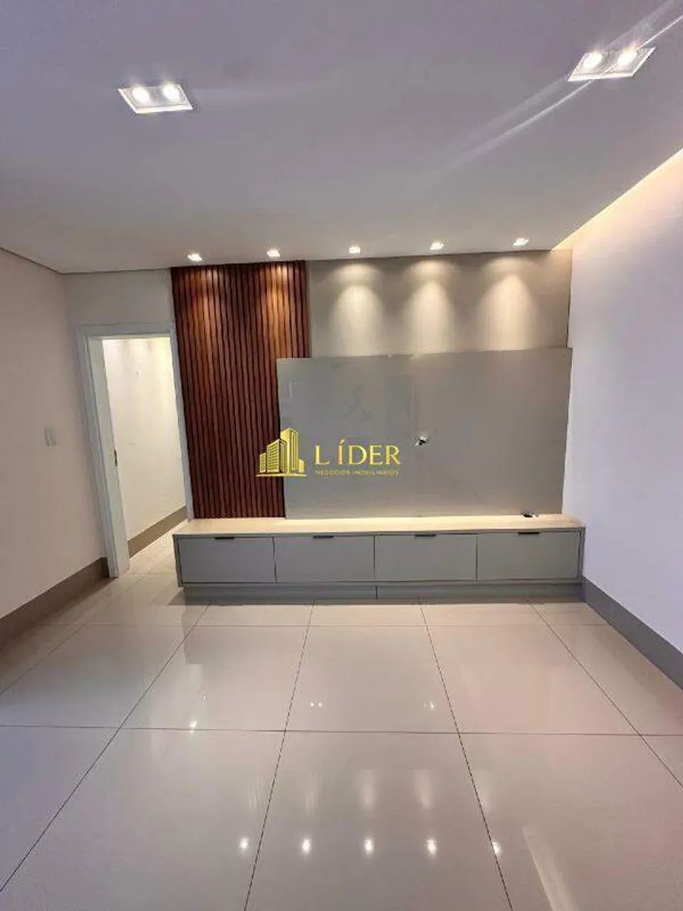BELÍSSIMO APARTAMENTO NO SANTA MÔNICA