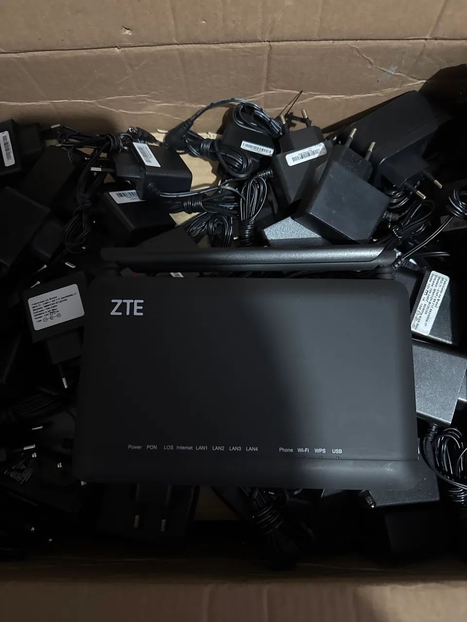 Lote contendo 50 unidades de ont zxhn 670l