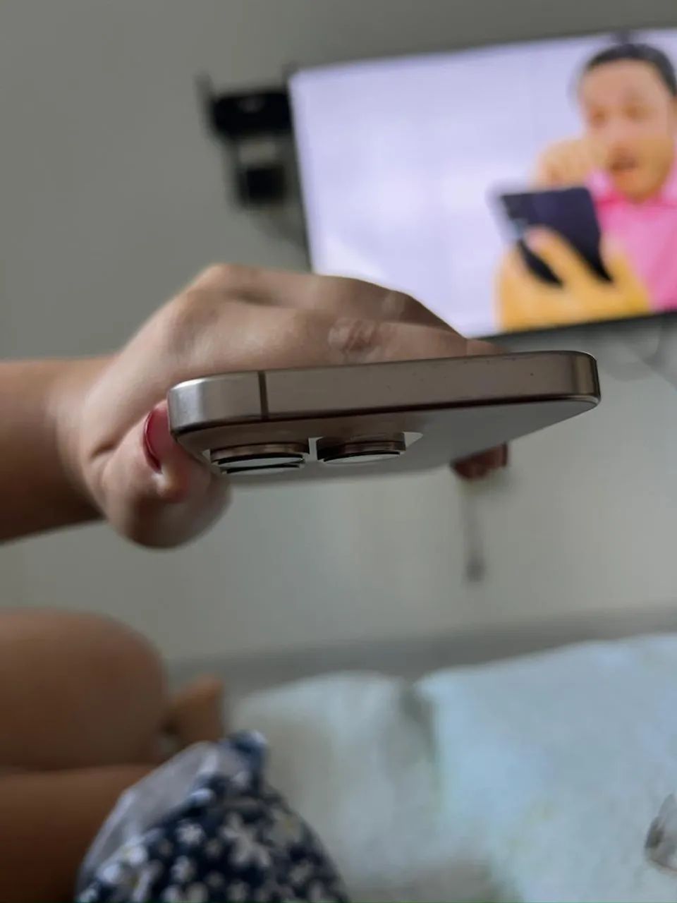 IPHONE 16 PRO DESERT - Foto 2