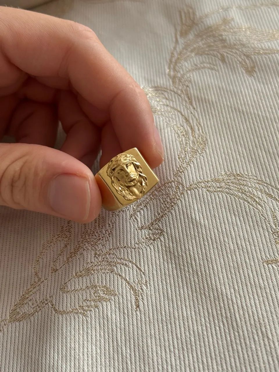 anel maciço de jesus em ouro 18k - Foto 4
