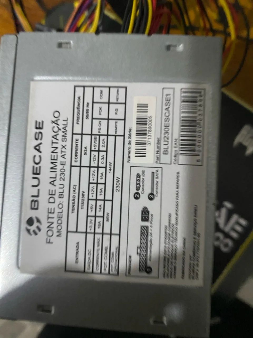 Placa mãe antiga com processador e memória e com uma fonte de 230v - Foto 3