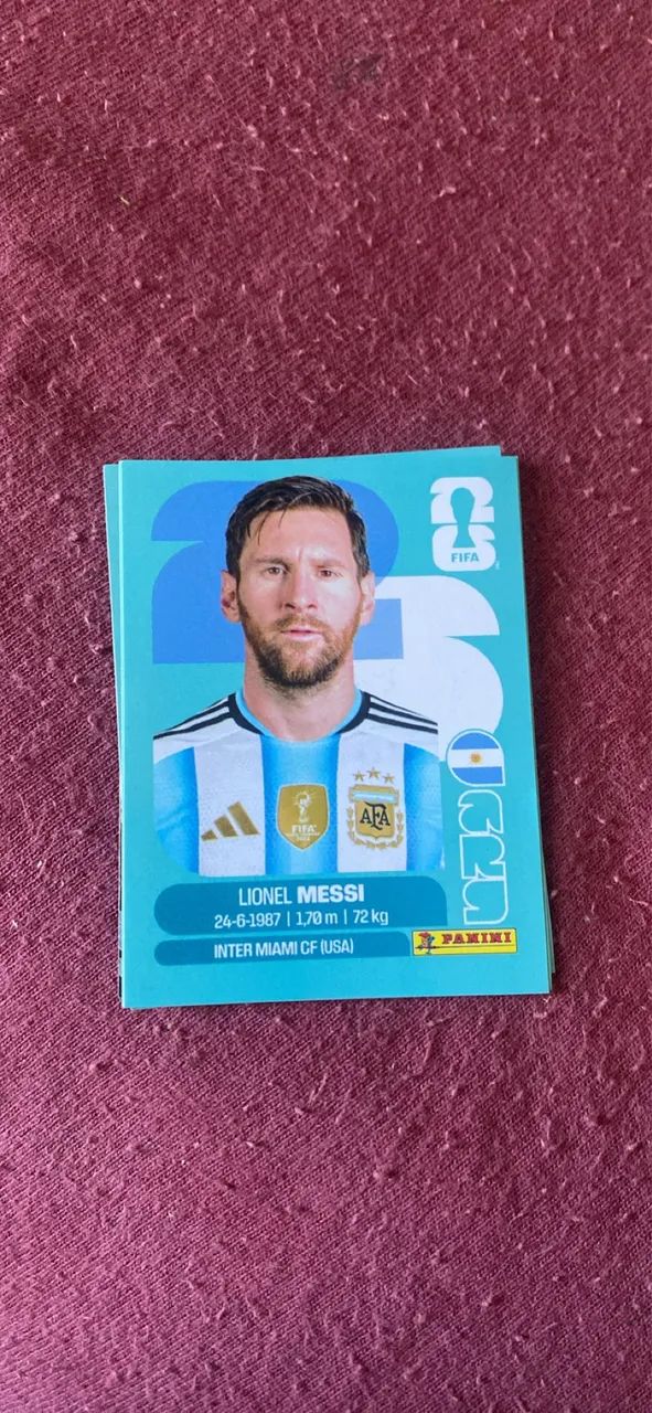Vendo figurinha do messi (e de outros jogadores) da copa