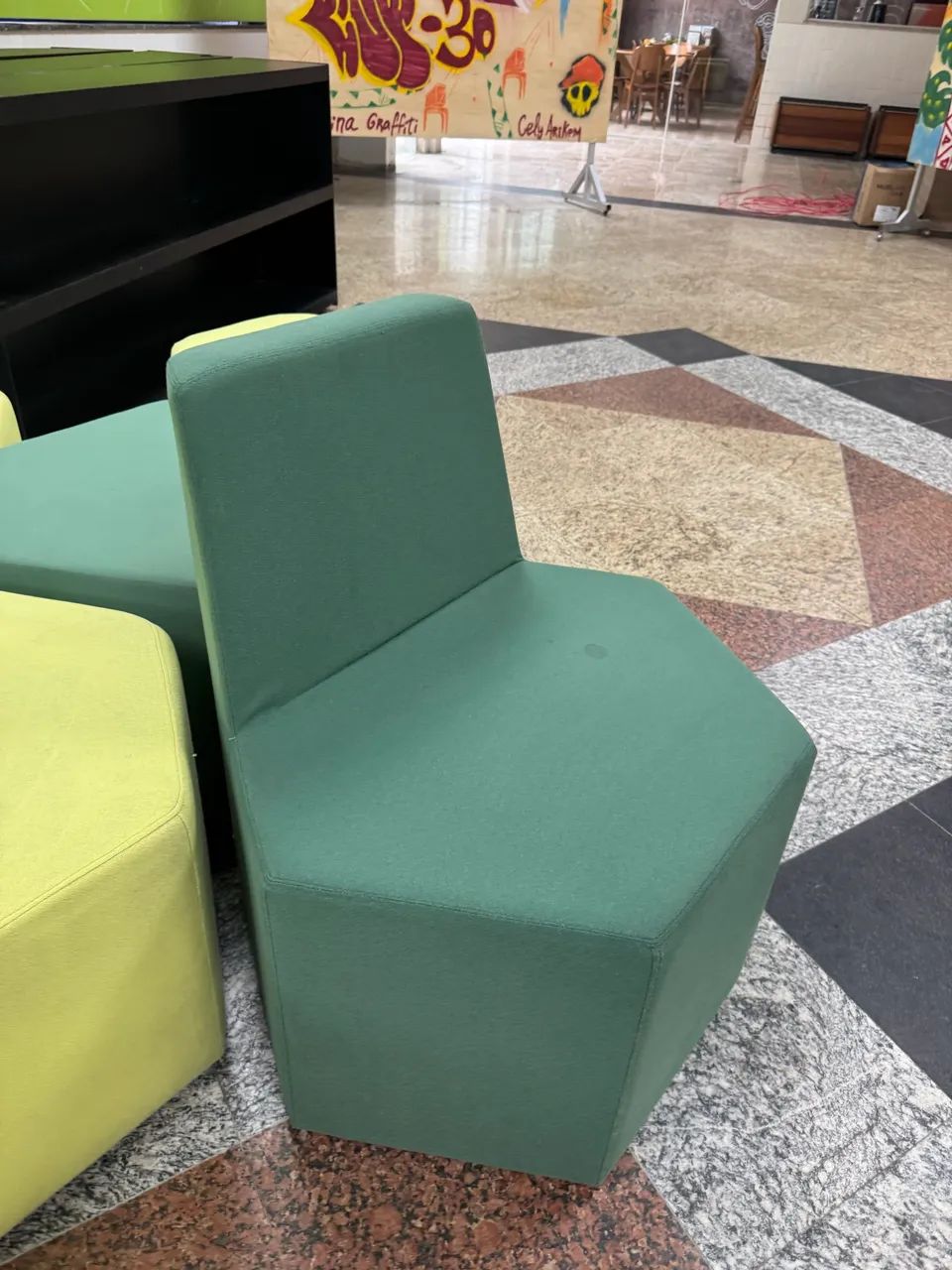 Hexagonal Puff with Backrest453011471619205121