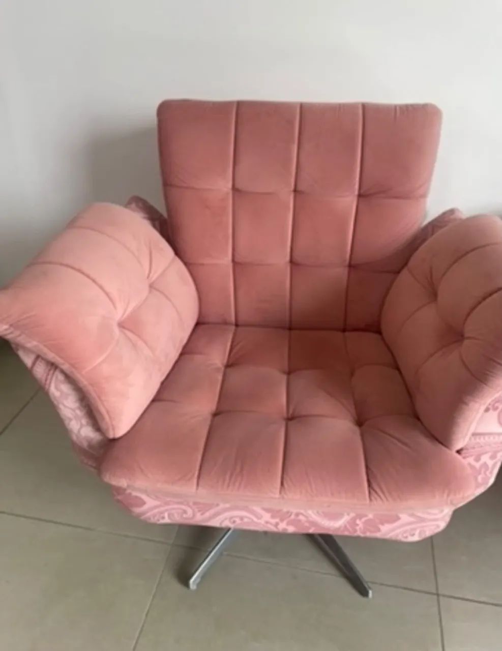 Poltronas impecáveis giratórias - Foto 3
