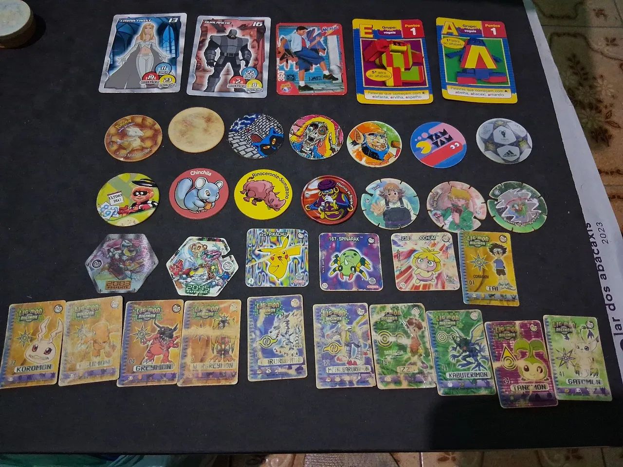 Lote de 35 Tazos e cards