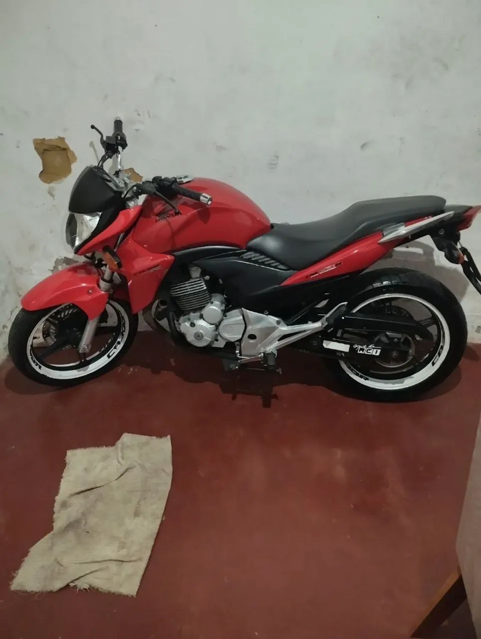 Honda CB 300 2013 - Foto 2