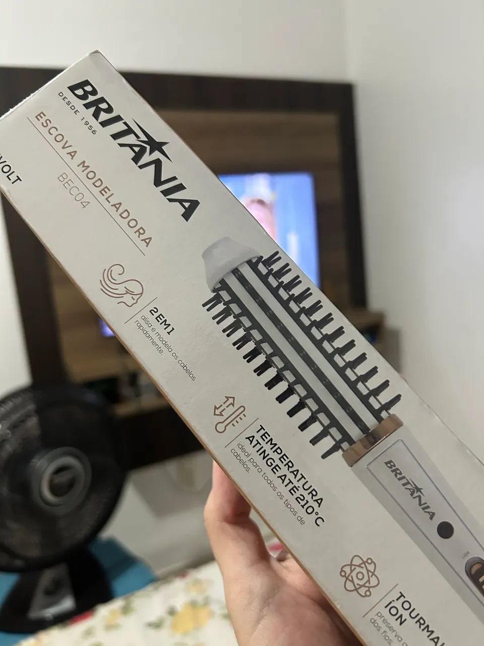 Escova Modeladora Britânia 2 em 1 Antiaderente 60W BEC04 - Bivolt