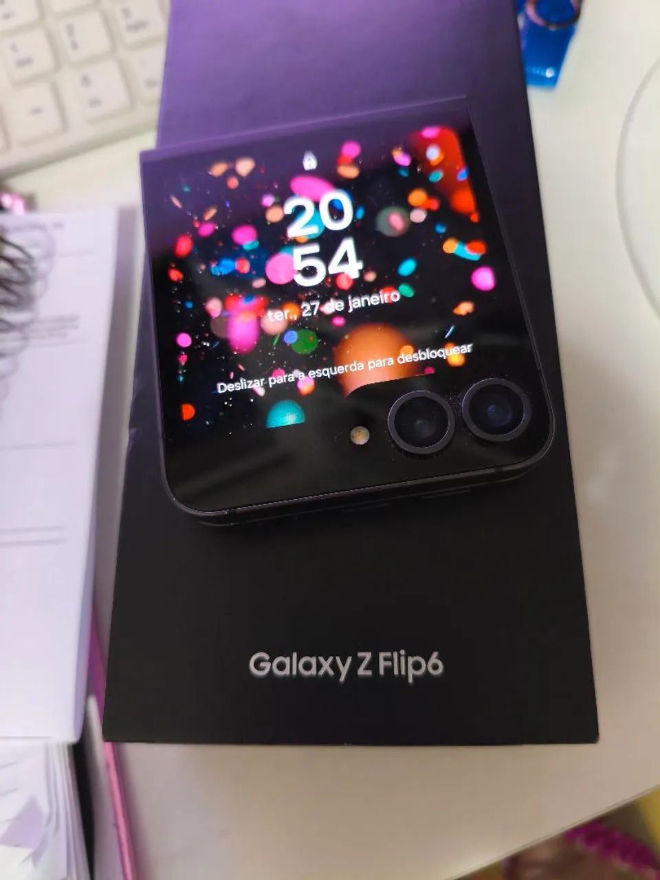 Celular com defeito na tela modelo SANSUNG FLIP6  512GB