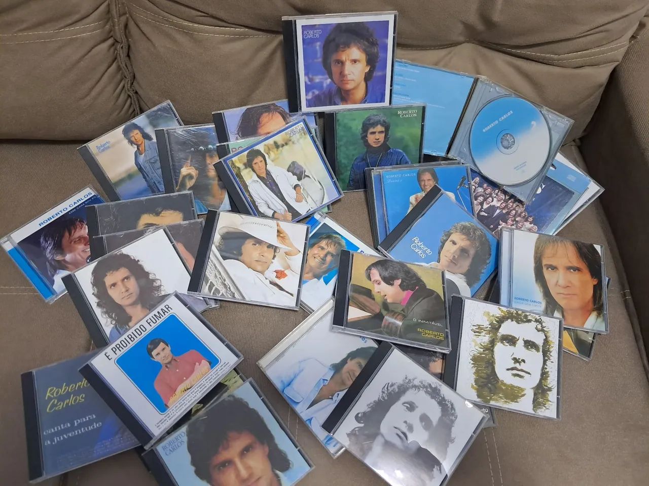 Lote 34 CDs Roberto Carlos 