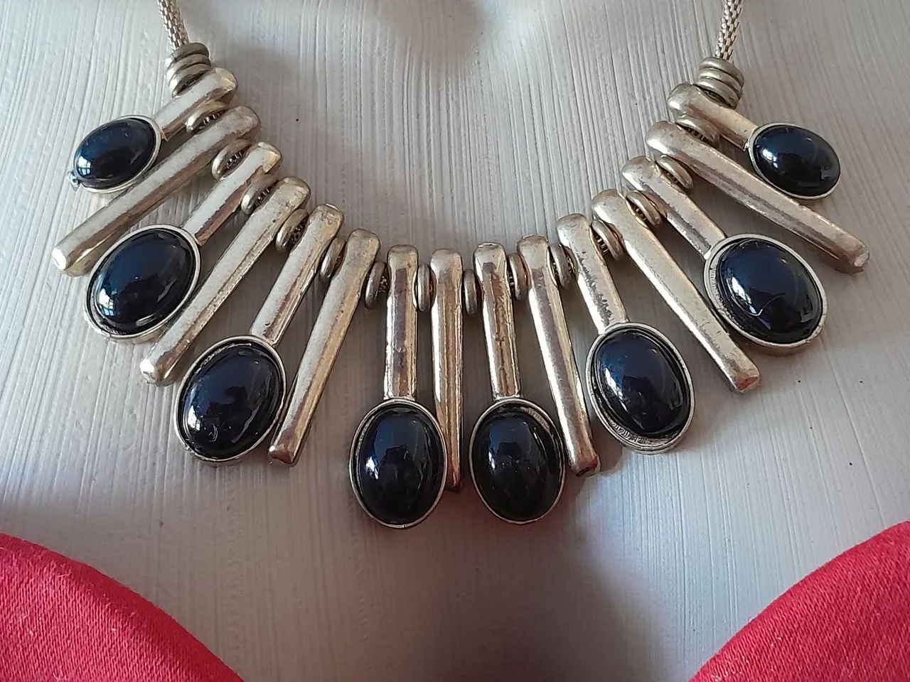 Colar pingos de chuva.