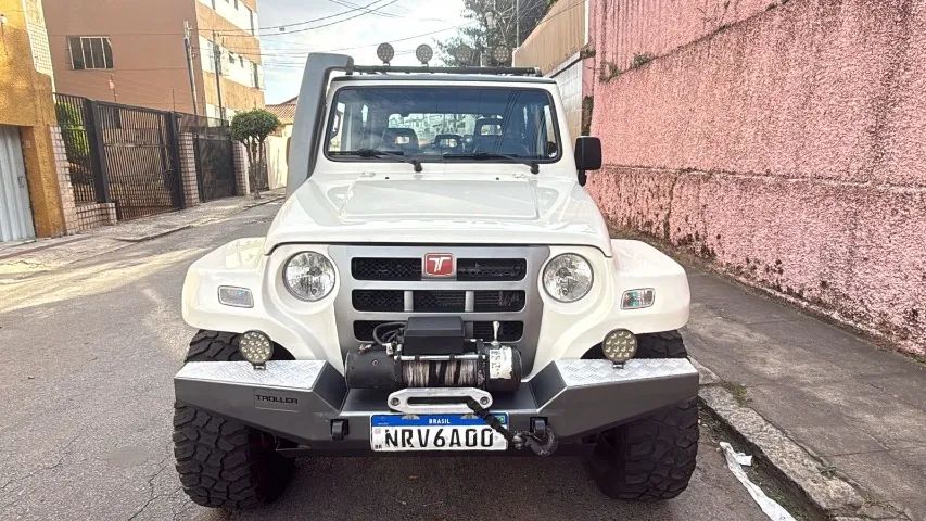 Troller T-4 2012