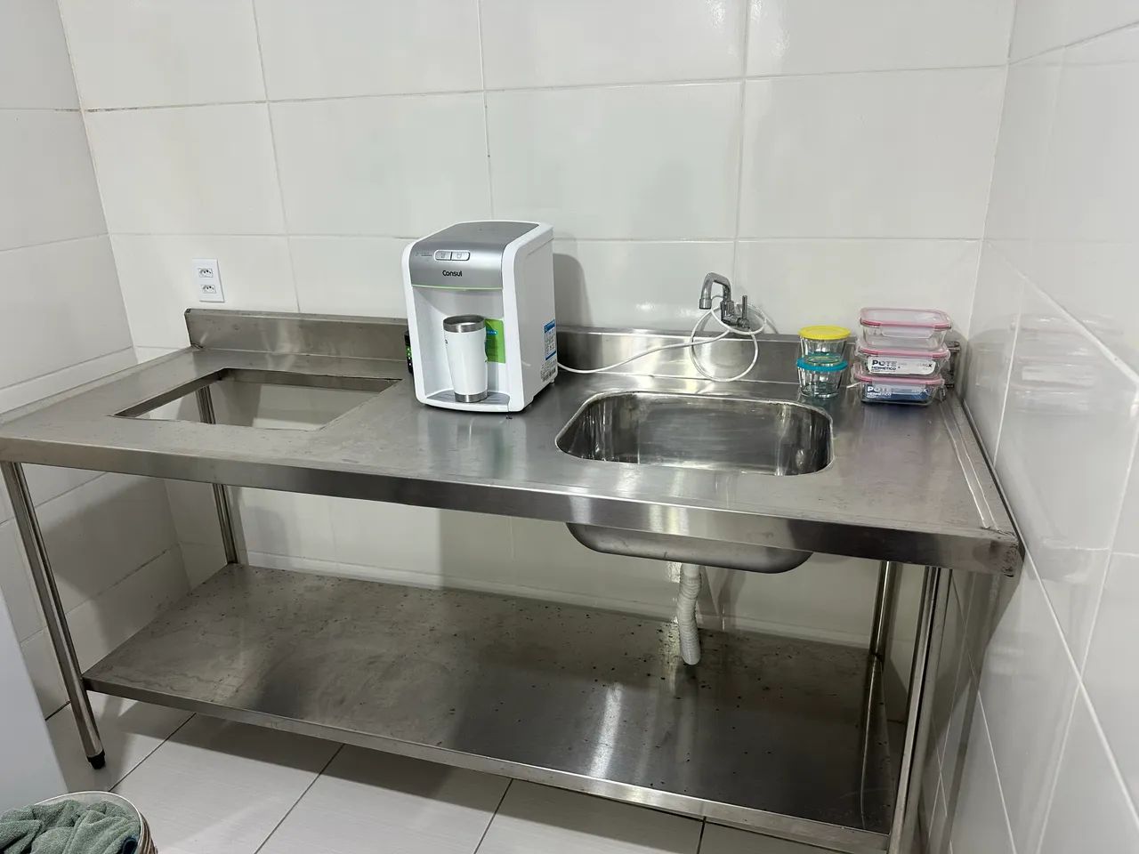 Mesa com pia inox