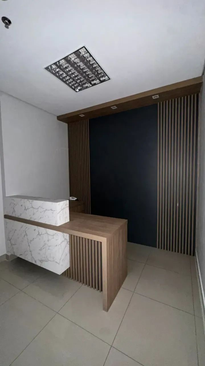 ALUGO sala comercial com divisórias, aprox. 52m² área - Av. Hist. Rub. de Mendonça - Cuiab - Foto 3