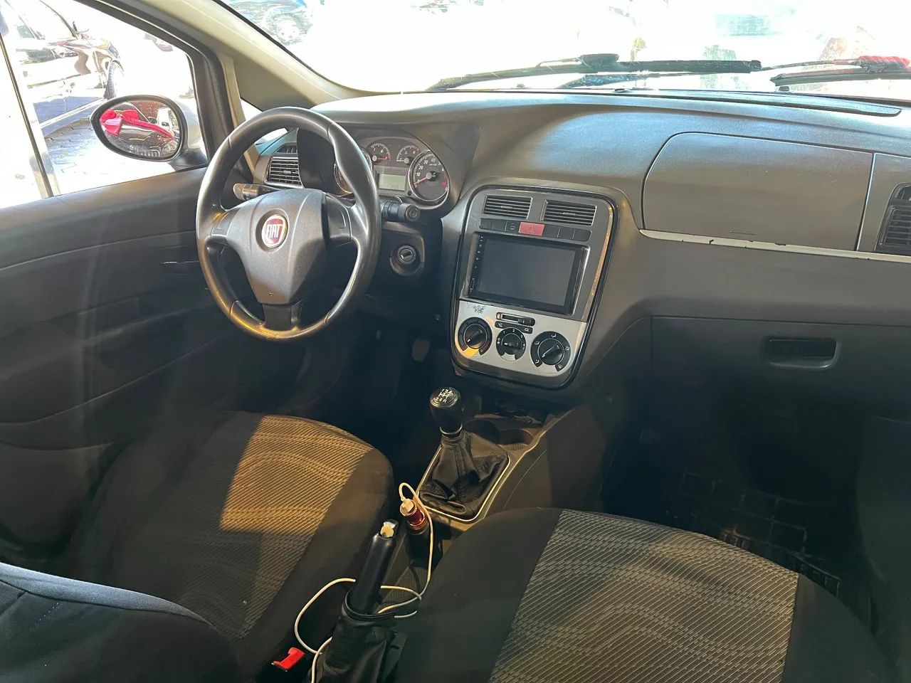 Fiat Punto ELX 1.4 Fire Flex 8V 5P 2010 - Foto 4